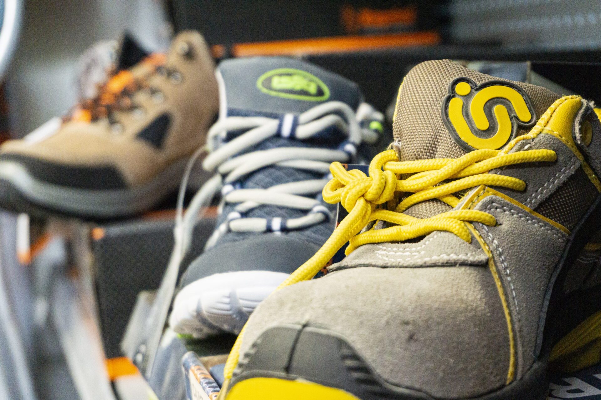 SCARPE ANTINFORTUNISTICHE